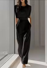 Macacão feminino com pregas, manga curta